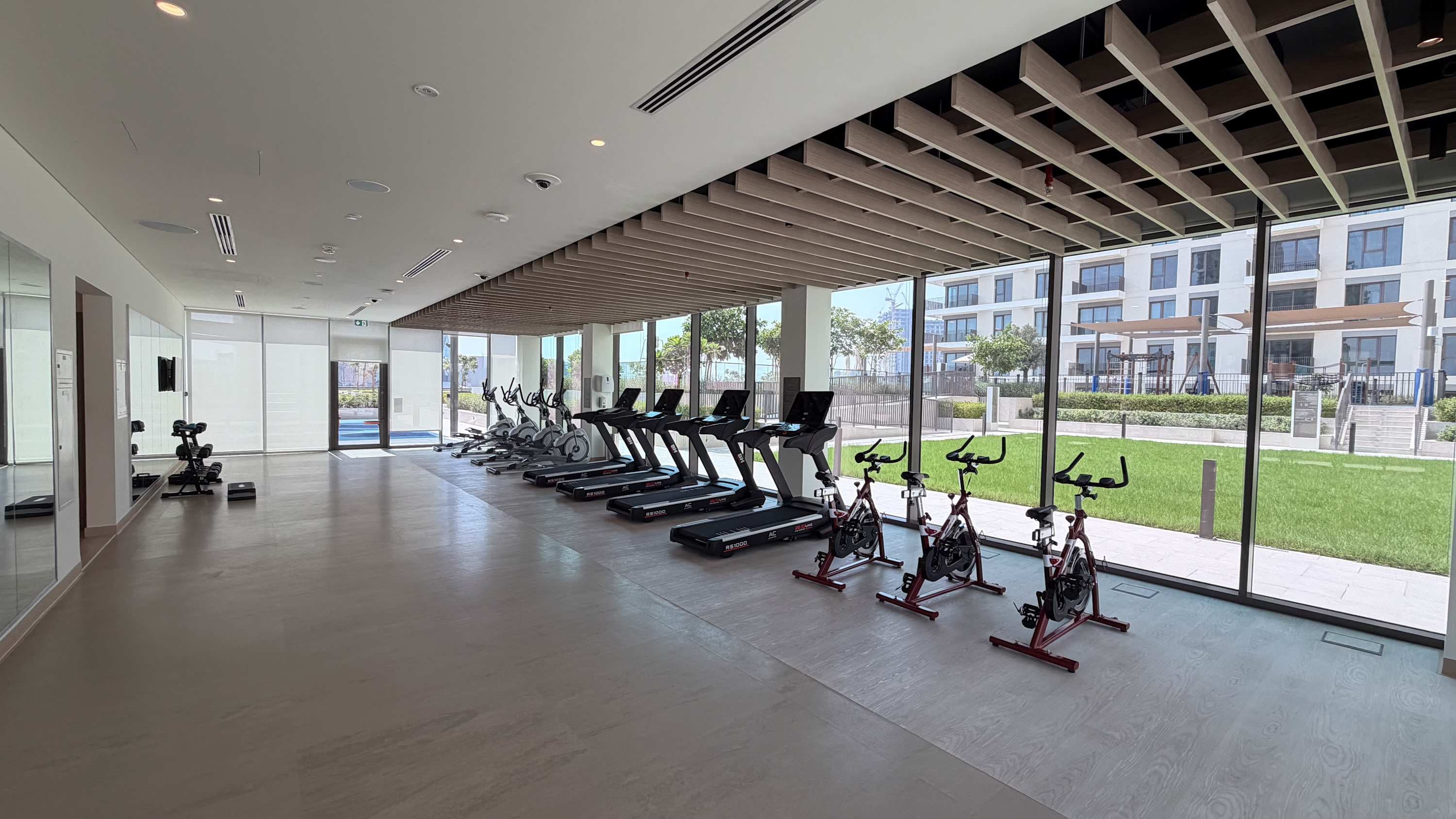 Rentico | Luxury 1BR Hills Park | Pool & Mall โ photo 17